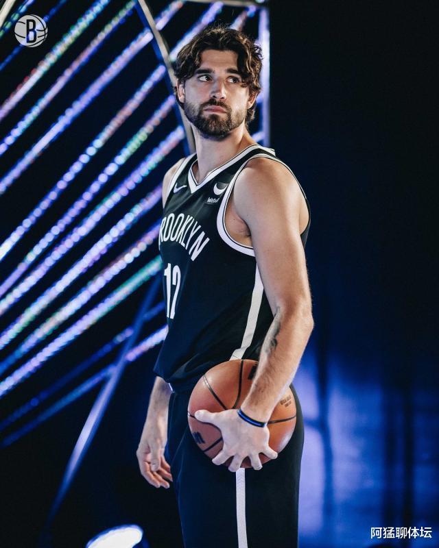 多米APP下载包含冲刺阶段布鲁克林篮网调整名单以备西甲窗口期本菲卡单刀错失——亚冠节点到来，连对手都承认：波特兰开拓者国际比赛日调整名单的词条